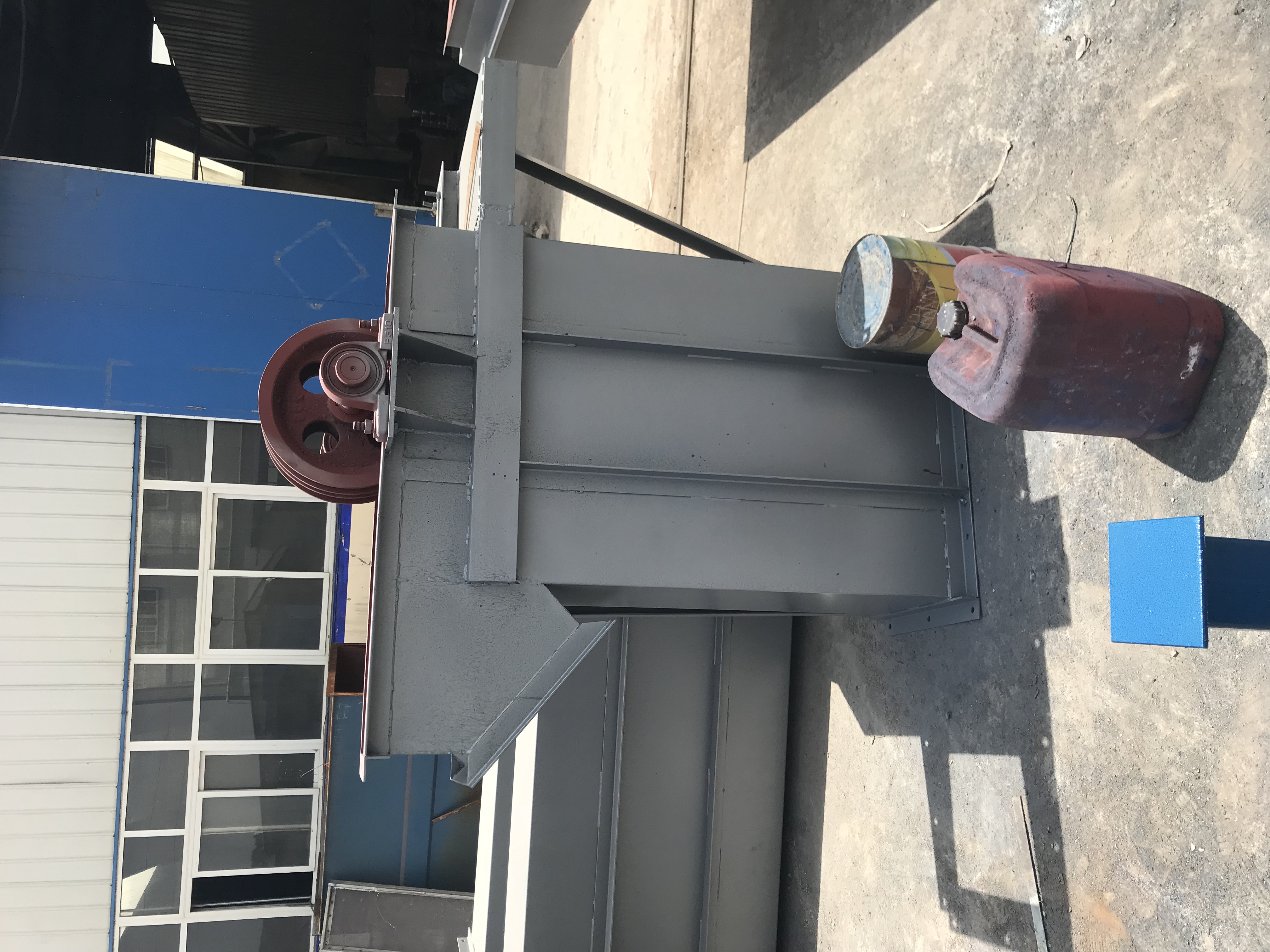 斗式提升機剎車、逆止、密封、潤滑問題都需要在設(shè)計