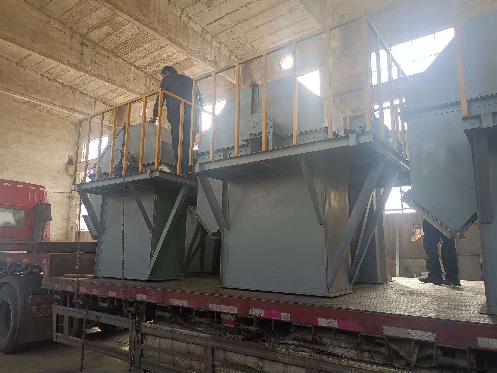 板鏈斗式提升機的型號需要根據哪些技術參數來確定？(z型斗式提升機)